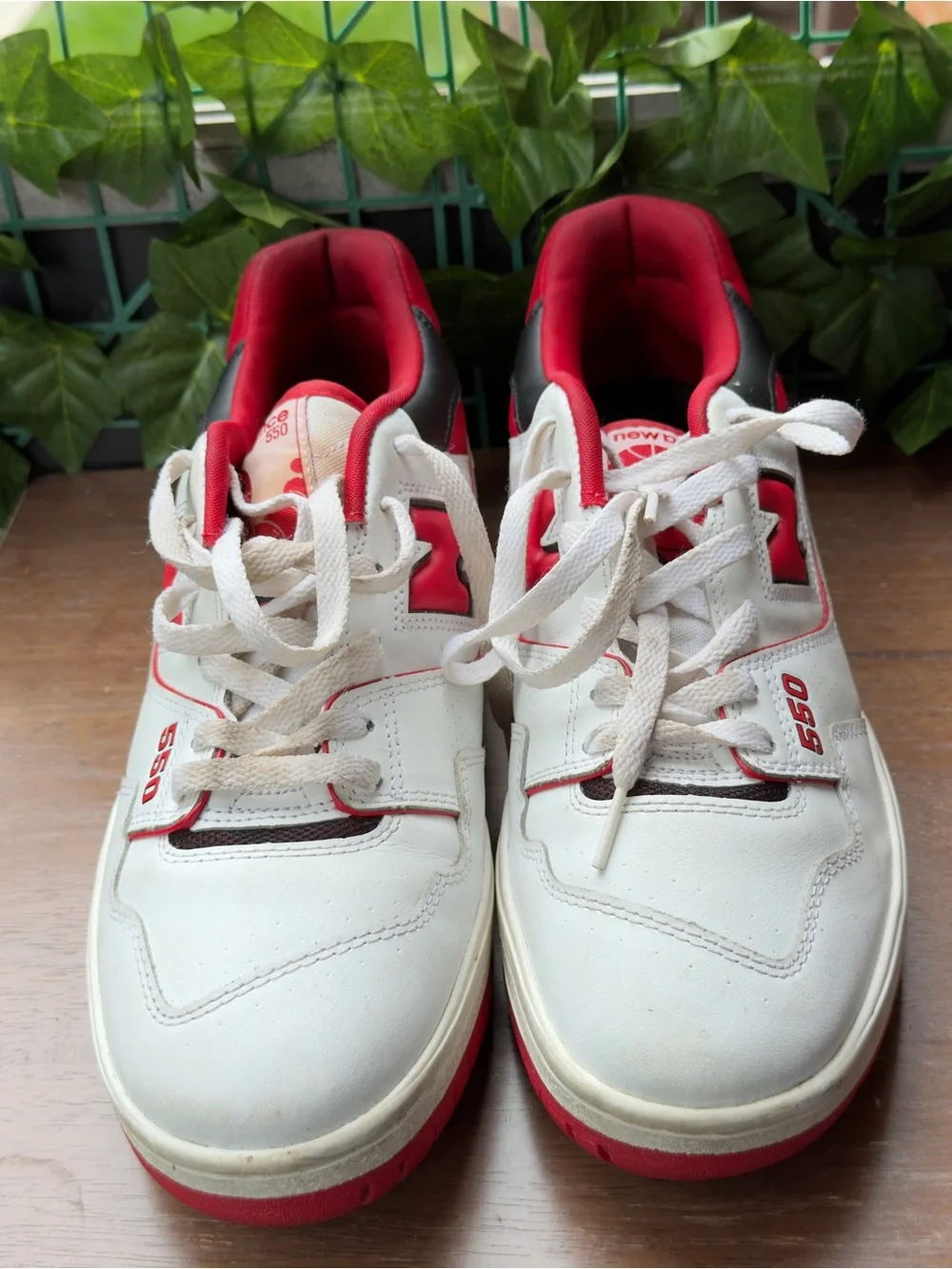 New Balance Men’s White and Red 550 Sneakers Size 12